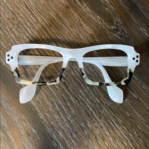 Theo Eyewear Soixante+Trois in WHITE